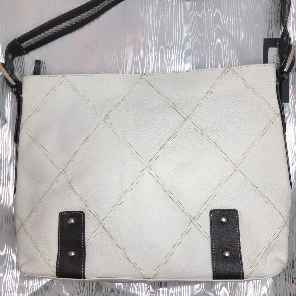 White faux leather bag